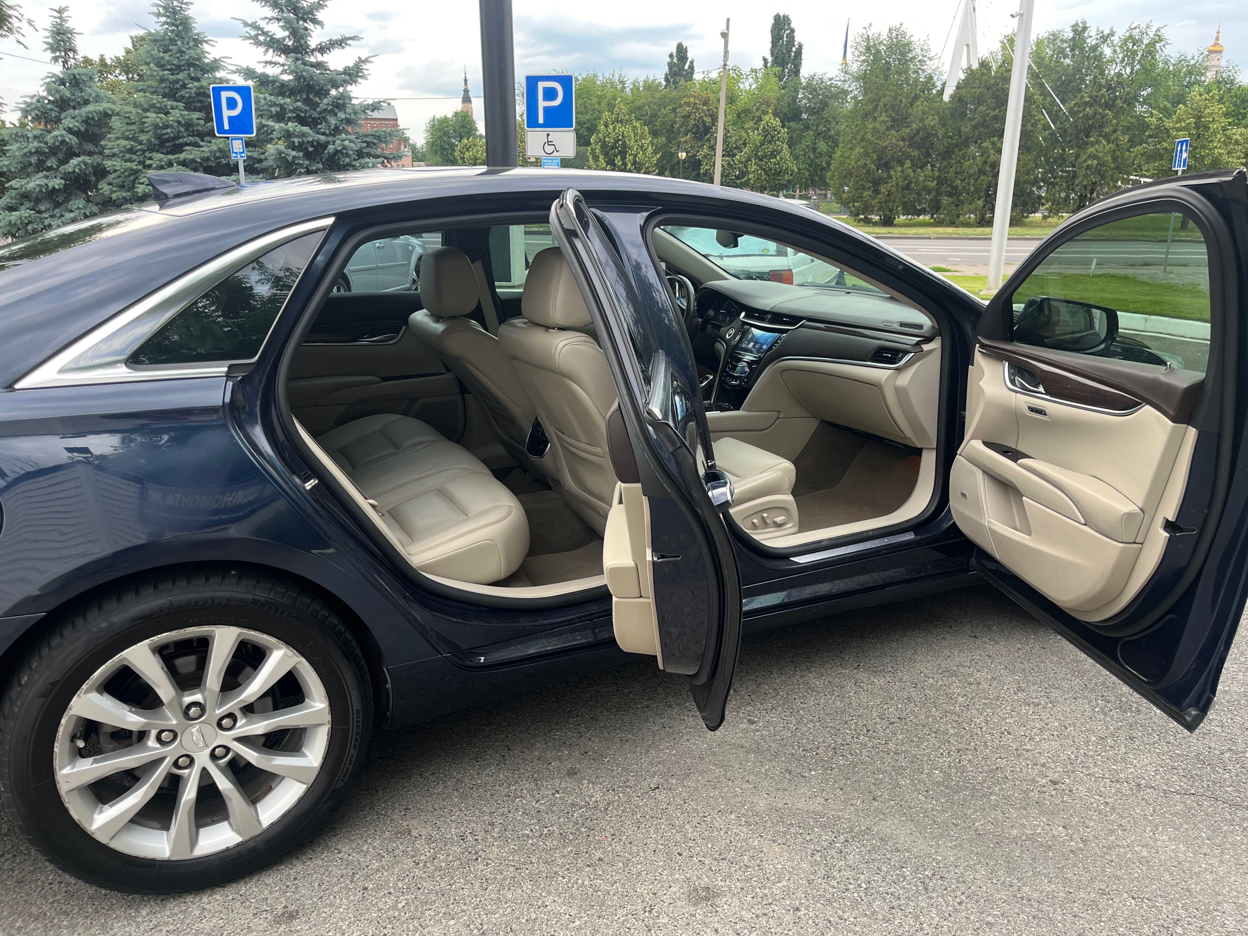Cadillac xts 2016