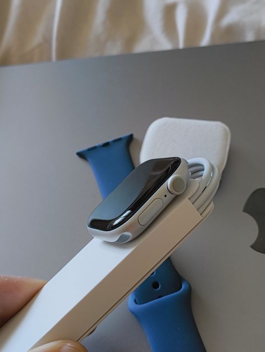 Apple Watch Series 10 – 42 mm – Srebrny – Silikonowy pasek – NOWY