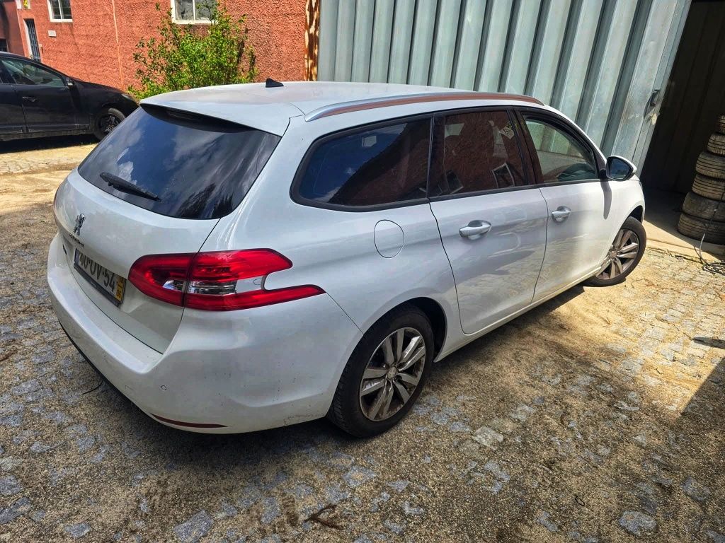 Peugeot 308 SW 1.5 BlueHDI 130 cv