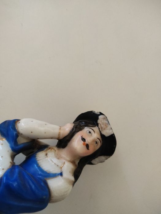 Estatueta Caçador antigo em porcelana Meissen?