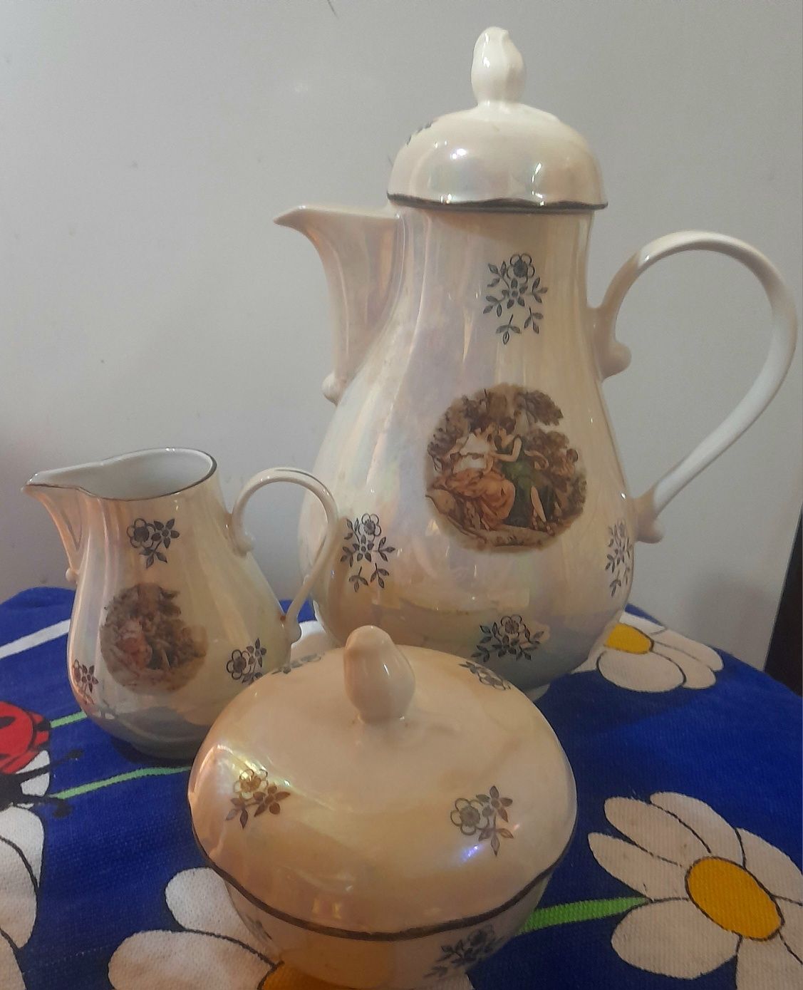 Остатки Сервиз "Мадонна".