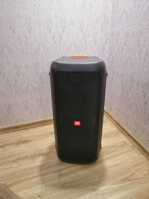 Портативна акустика JBL Partybox 200