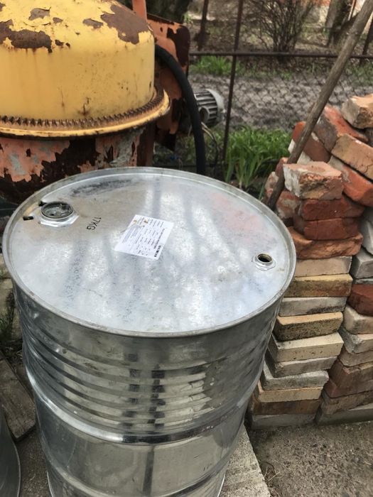Бочки б/у оцинкованные из под полиуретана, 200 л.