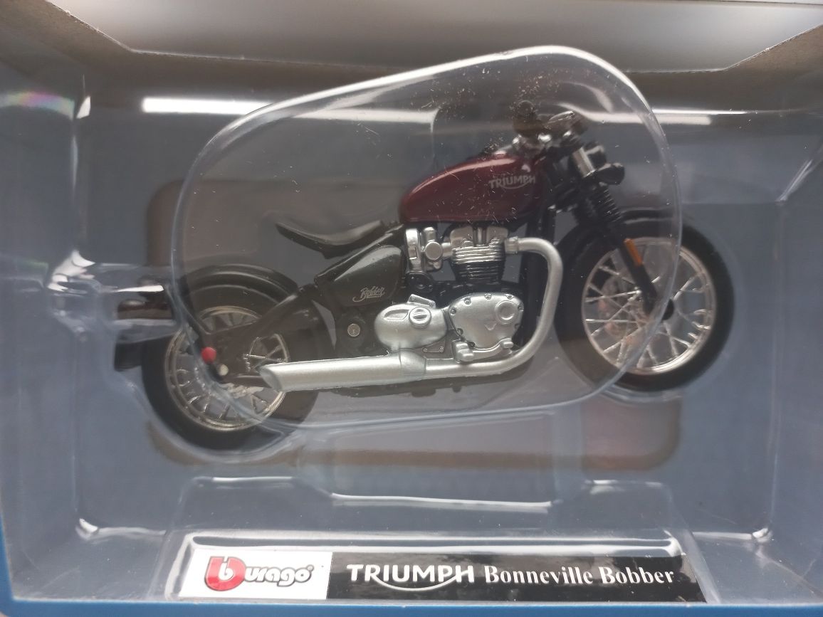 Bburago motor Triumph Bonneville Bobber,skala 1;18