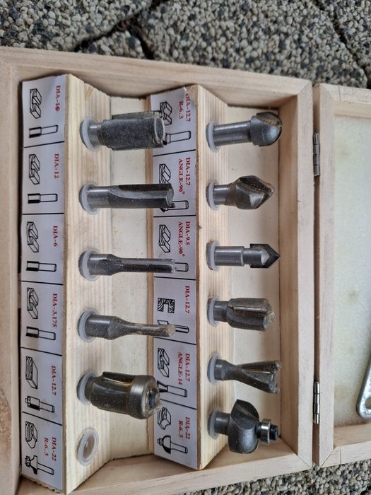 Zestaw frezów w skrzyneczce