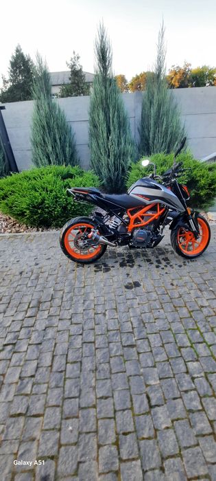 Мотоцикл КТМ Duke 390