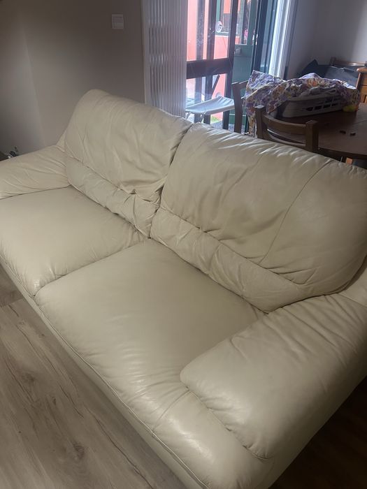 Sofas em pele creme