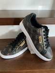 Nowe buty sneakersy damskie GUESS rozm 39 ( na metce 38)