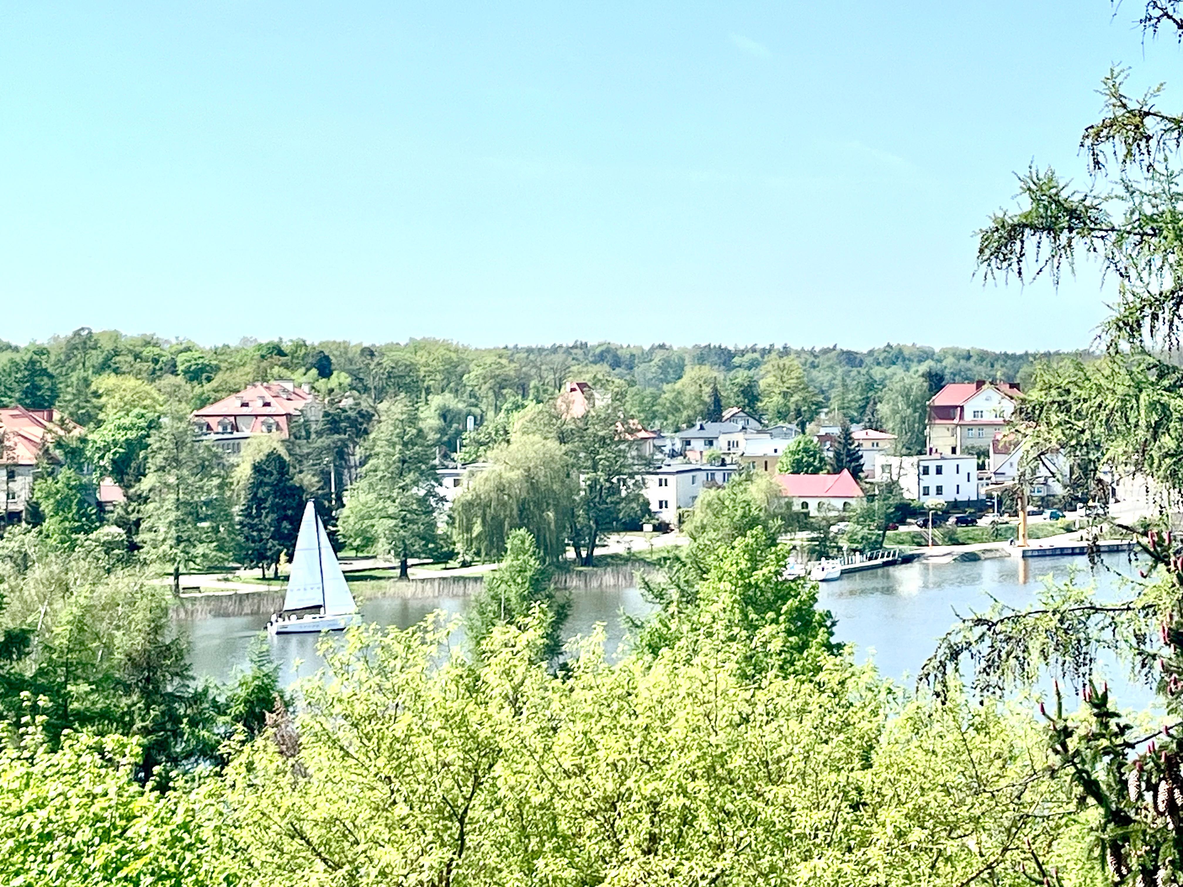 Apartament z widokiem na jezioro Jeziorak w Iławie.