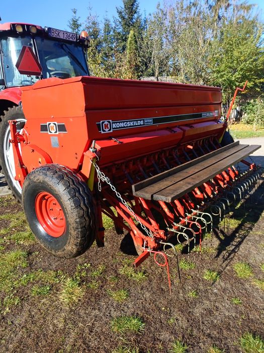 Siewnik zbożowy z podsiewaczem nawozòw