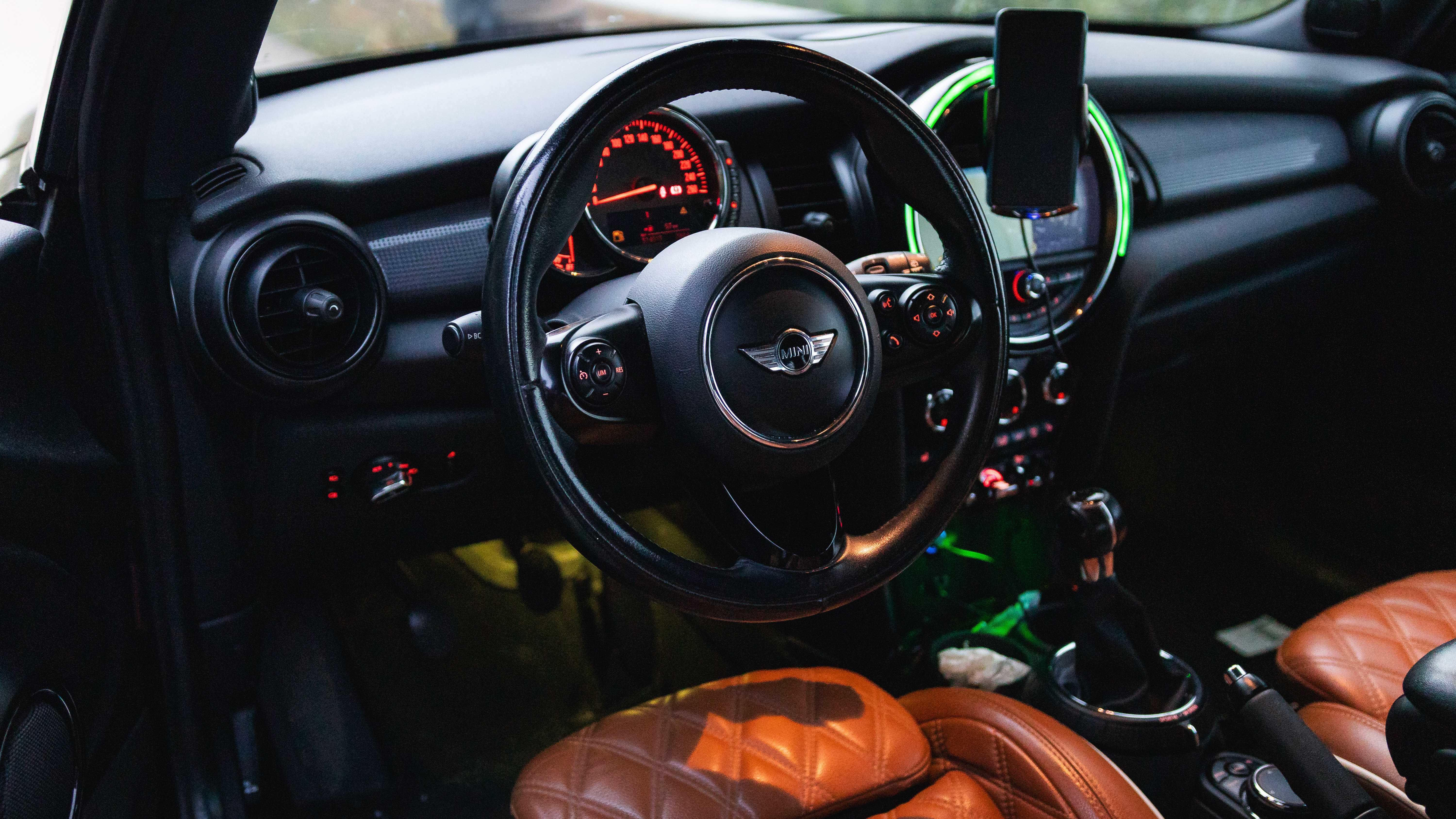 MINI 3 Portas Cooper D F56 - Distribuição Partida