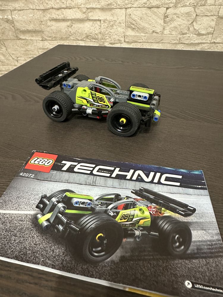 Lego technic 42072 wyścigówka