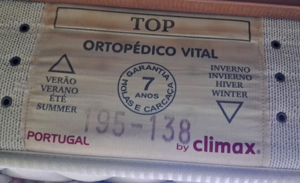 SÓ ESTE FIM DE SEMANA - Mobília de Quarto em madeira - ótimo estado