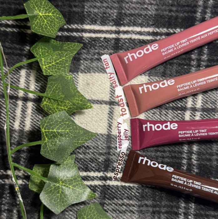 Blłyszczyk pomadka rhode salty tan