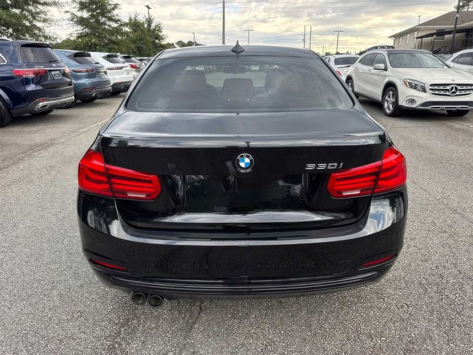 BMW 3 Series 330i      2018