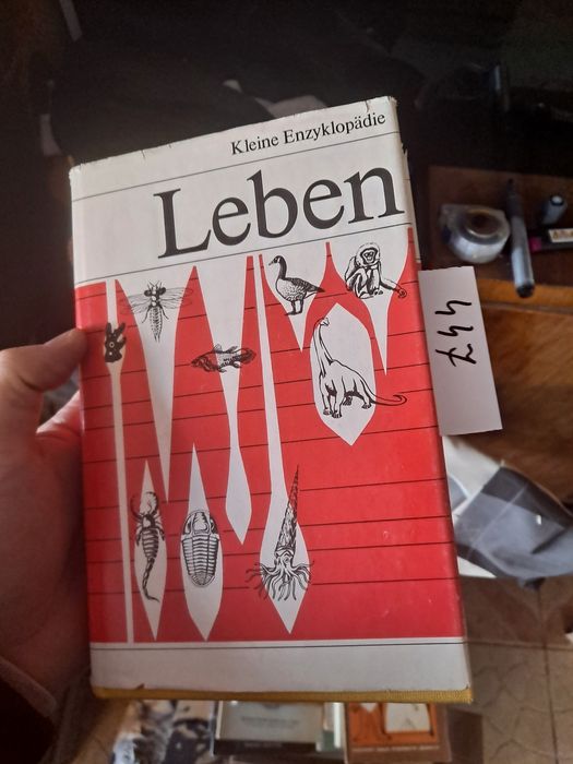 Jest to książka Kleine Enzyklopädie Leben ,Mała encyklopedia