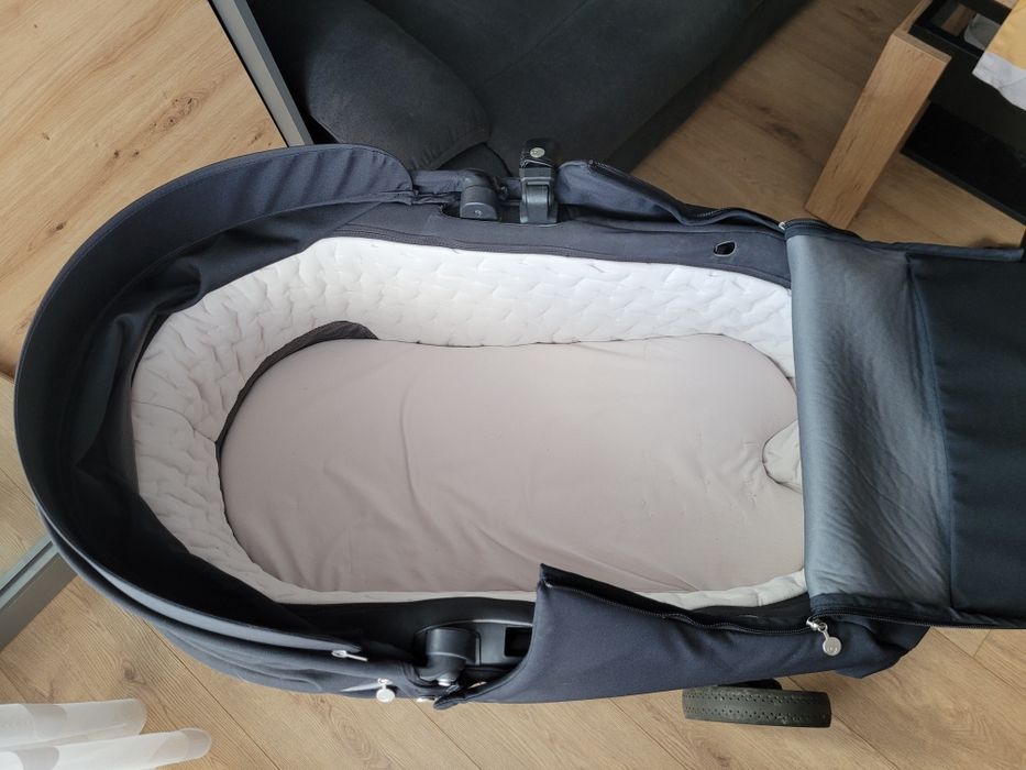 Wózek Strokke Xplory 2w1 - gondola + spacerówka + śpiworek