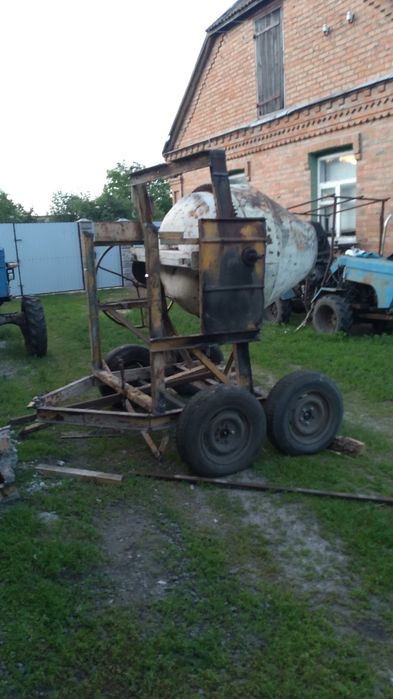 Бетономешалка на прицепе