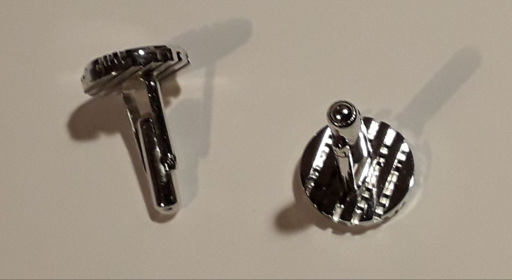 Botões de punho vintage em metal cromado, como novos!