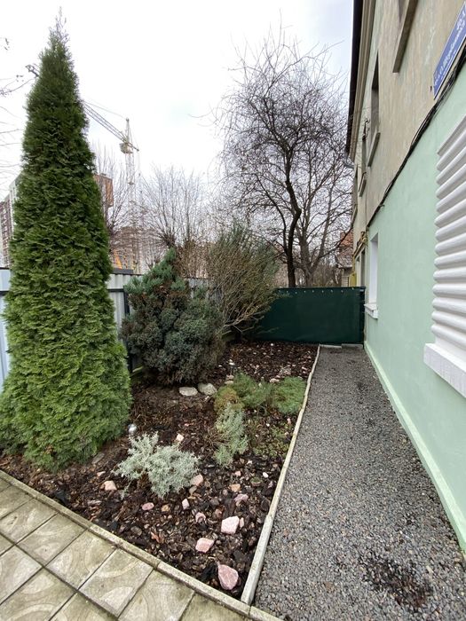 Власник! 2к з двором, паркомісцем, Pet-friendly, світло обговорюється!