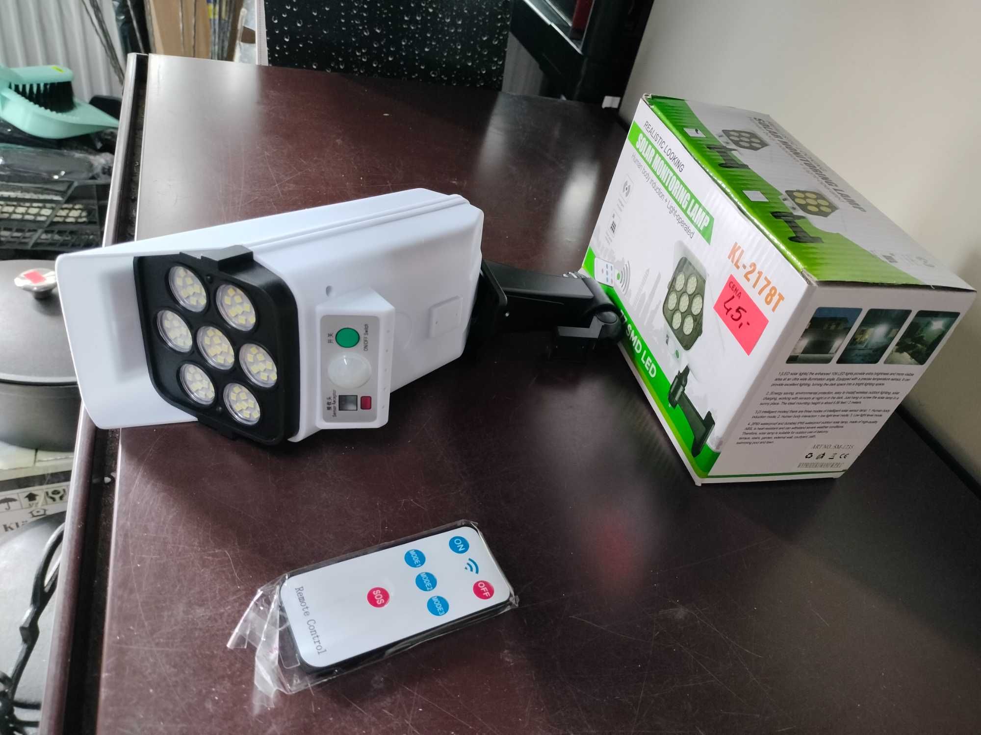 LAMPA SOLARNA ATRAPA KAMERY 2 sztuki czujnik ruchu zmierzchu pilot