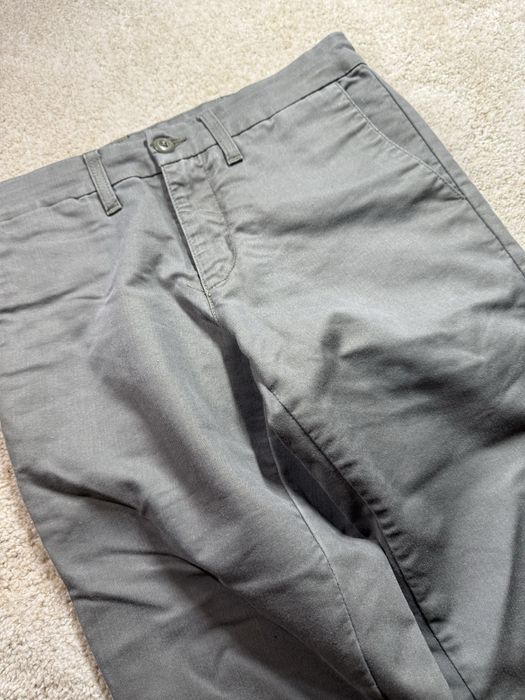 Штаны Carhartt.