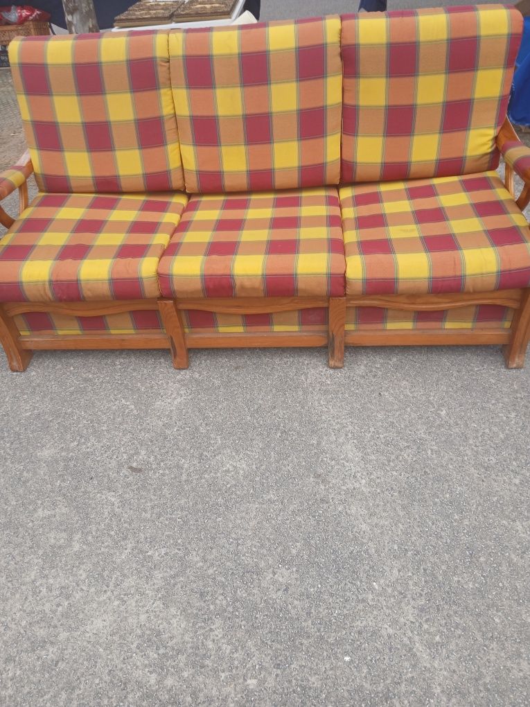 Sofa cama de 3 lugares em madeira