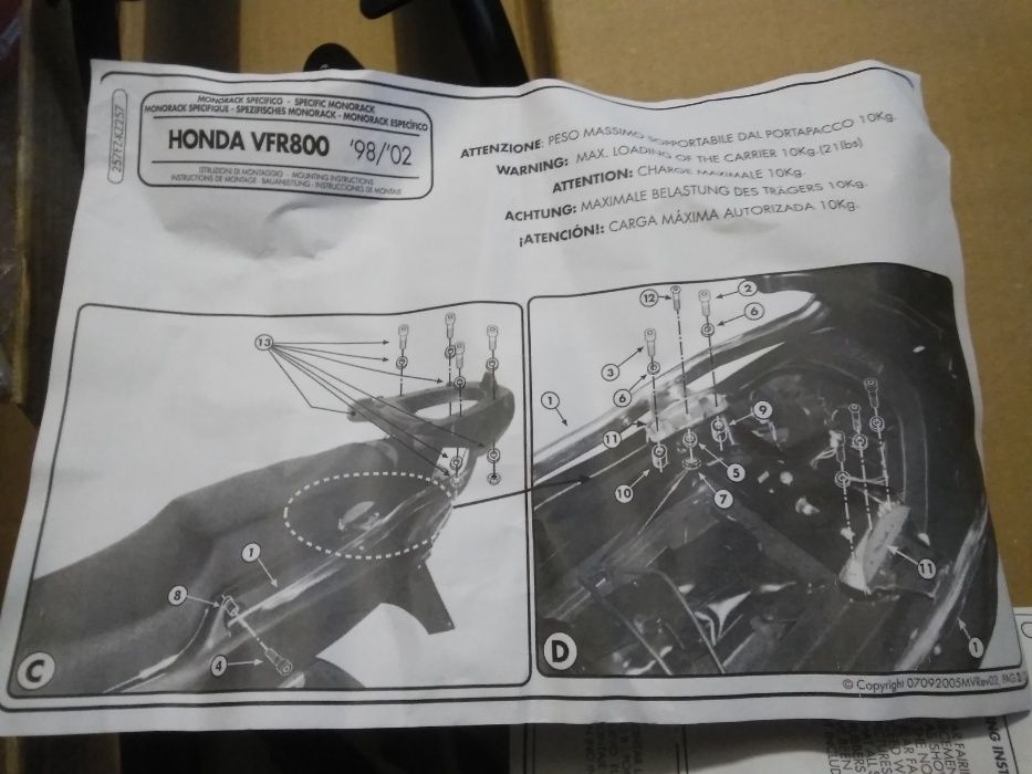 257FZ VFR 800 (98>01) NOWY GIVI stelaż centr. HONDA