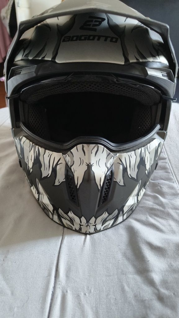 Capacete Bogotto
