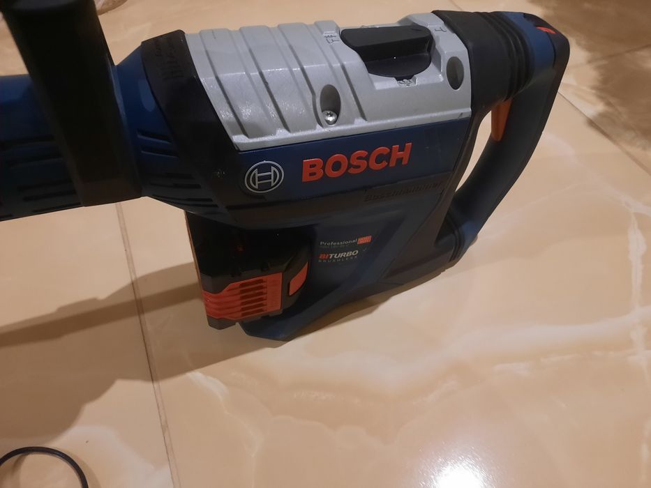 Перфоратор укумуляторний BOSCH BITURBO 18v-45