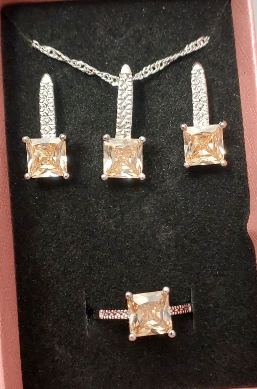 Srebrny komplet biżuterii pr.925