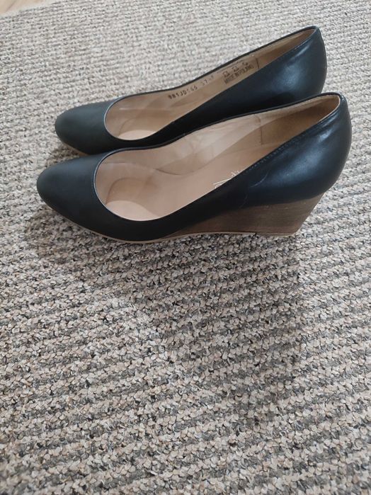 Wygodne czółenka Ryłko Relax na koturnie r.38