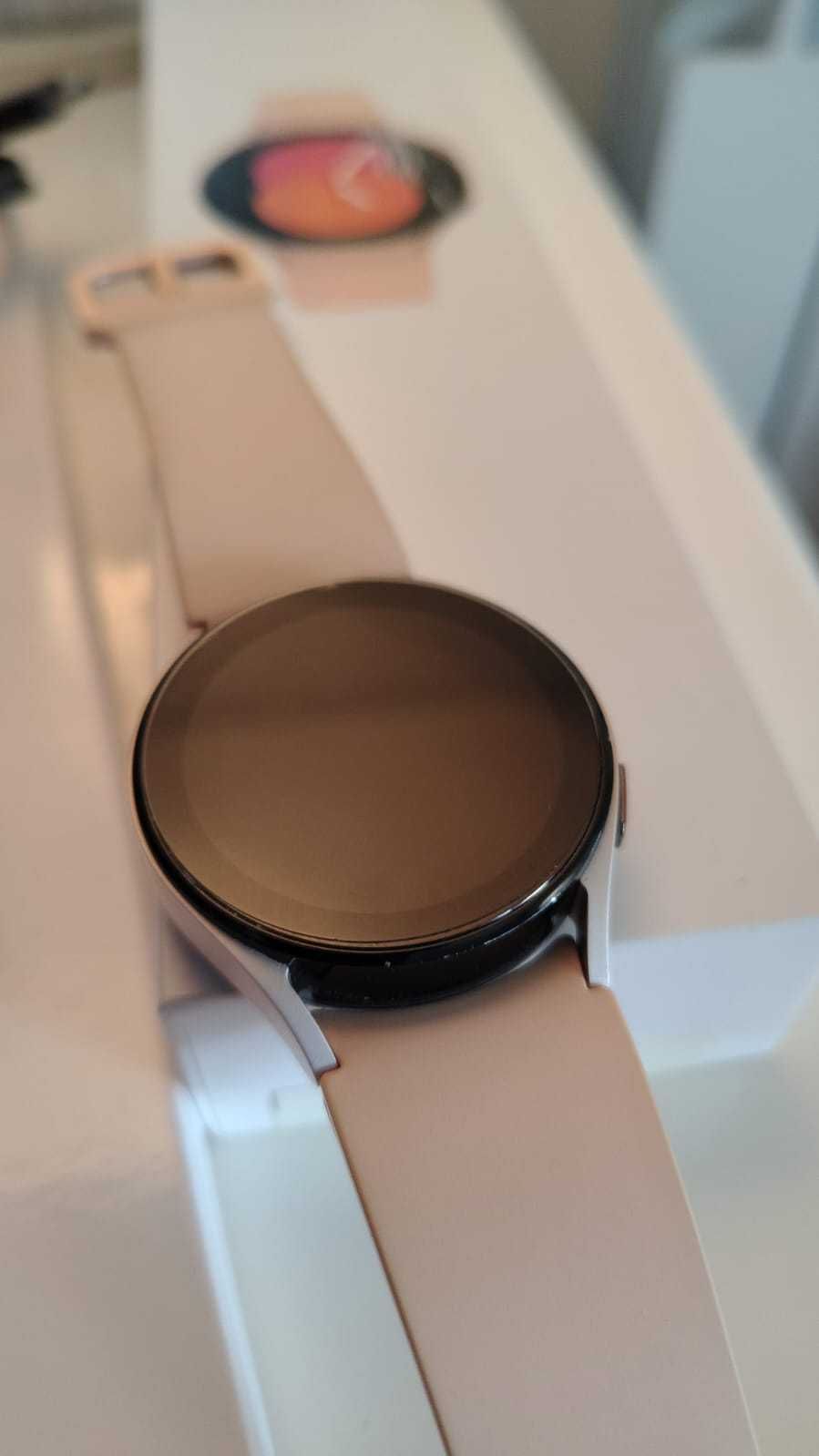 Samsung Galaxy Watch 5 40mm Rosa Gold + bracelete metálica extra