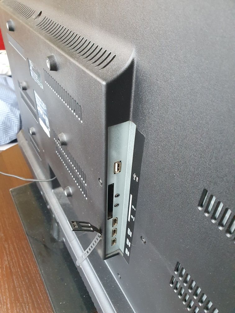 Telewizor Manta + dekoder dvb-t2