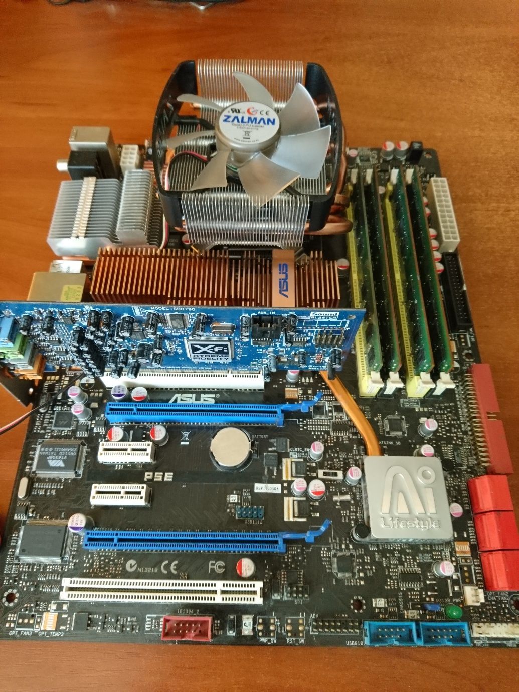 Топовая материнская плата Asus P5E X38 lga 775