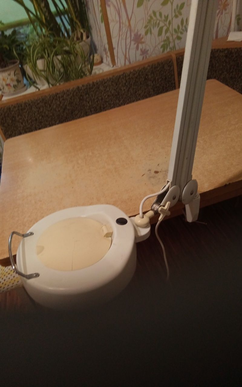 Лампа с лупой Magnifer Lamp 8064d