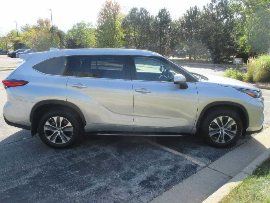Toyota Highlander XLE      2022