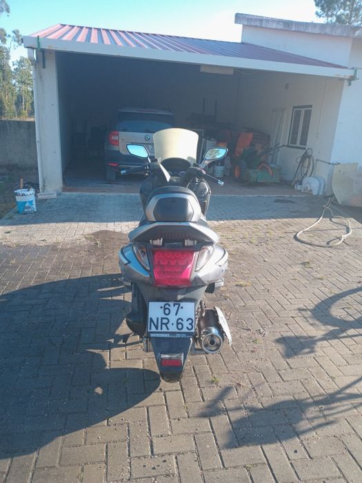 SYM GTS EVO - 125CC - Bem estimada