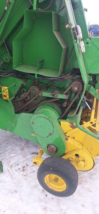 Prasa John Deere 590