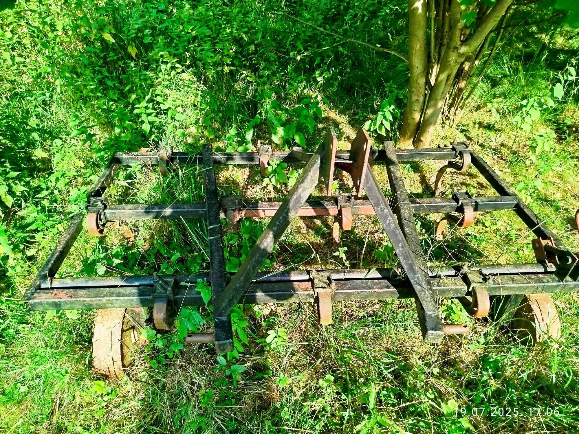 Kultywator ciągnikowy, Przetrząsacz karuzelowy, zgrabiarka taśmowa.