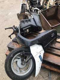 scooter Peugeot restauro ou peças
