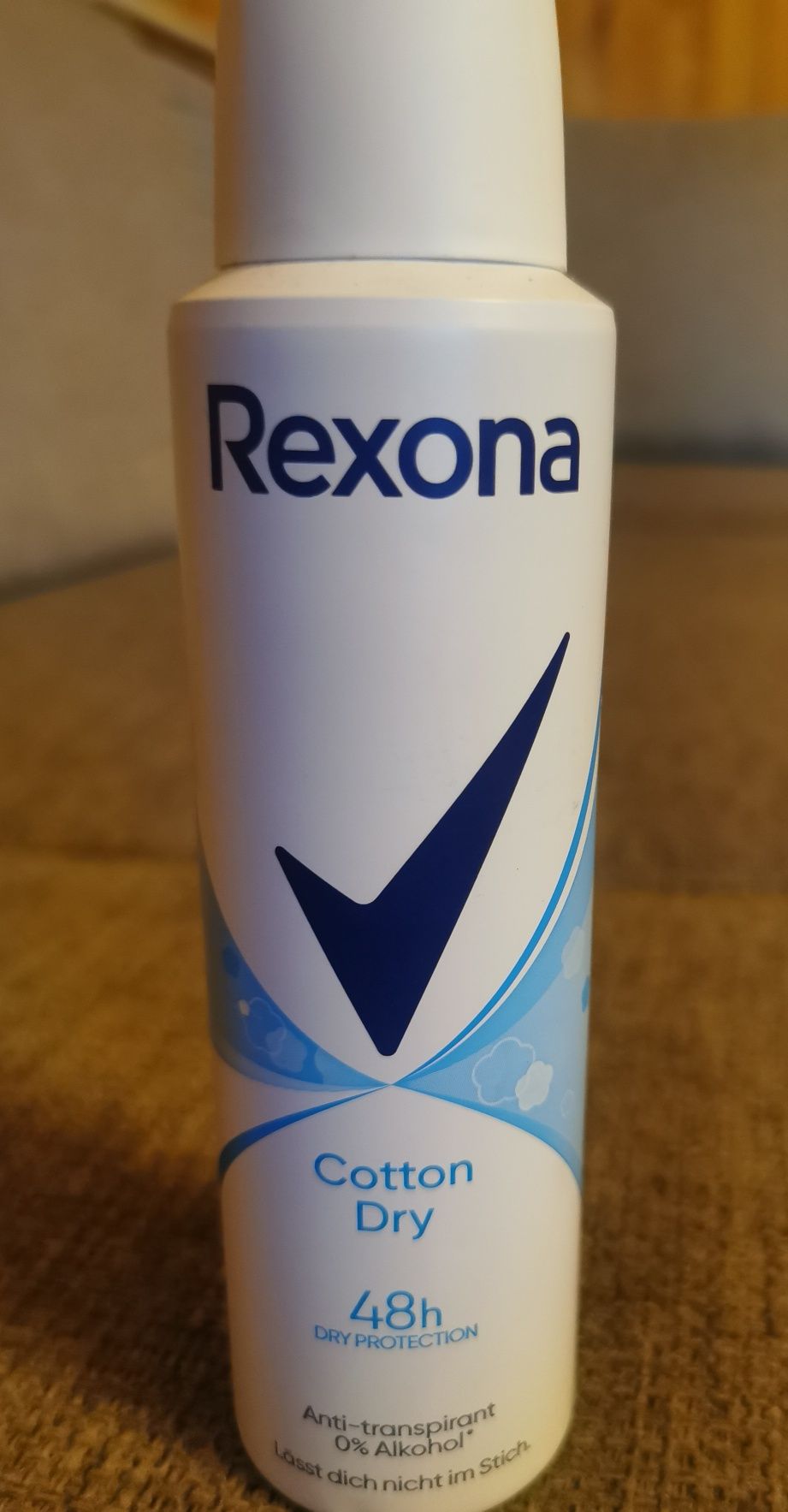 Zestaw 3 antyperspirantów Rexona.