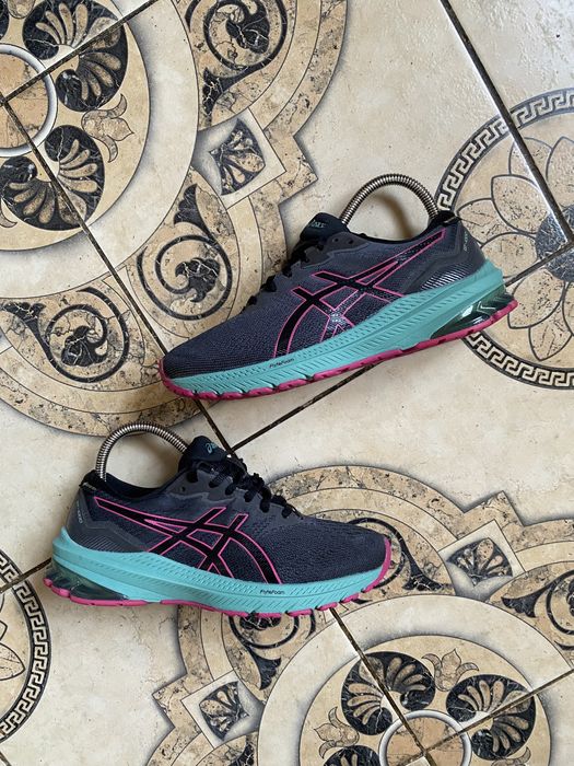 Женские кроссовки ASICS GT-1000 11 Gore-Tex