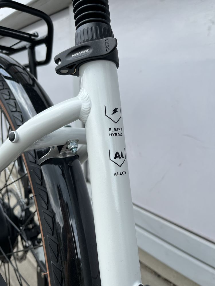 Rower elektryczny Kross Trans Hybrid 1.0 522 Biały