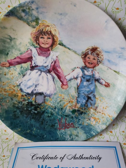 Talerze kolekcjonerskie seria Dzieci  certyfikat WEDGWOOD 3szt.