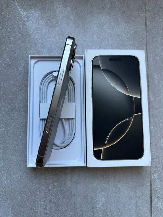 iPhone 16 PRO MAX Natural Titanium