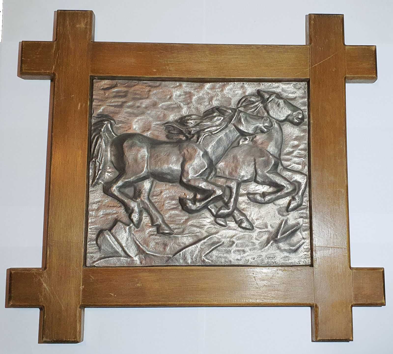 Obraz - relief płaskorzeźba galopujące konie - waga 6kg Antyk