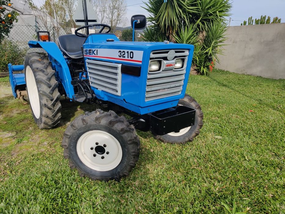 Trator e alfaias (matriculado)