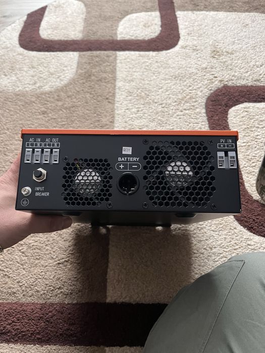 Гібридний інвертор PoWMr POW-HVM1.5K-24V