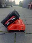 Sprzedam ładowarke Milwaukee M12-18fc + baterie 5, 5ah